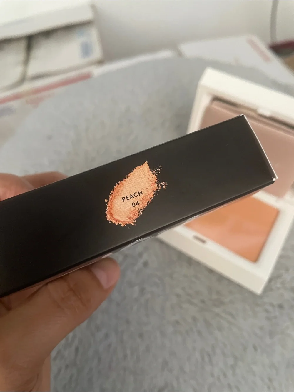 Fenty Beauty Bright Fix Powder - Warm Beige/Tan
